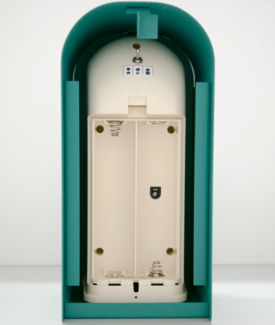 本体のフタを外す